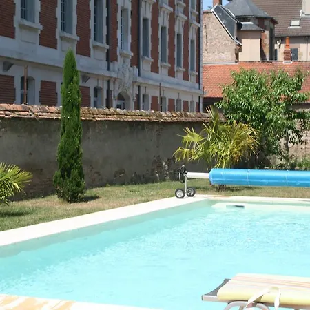 La Demeure De Babette Bed & Breakfast