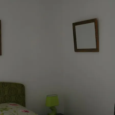 La Demeure De Babette Bed & Breakfast