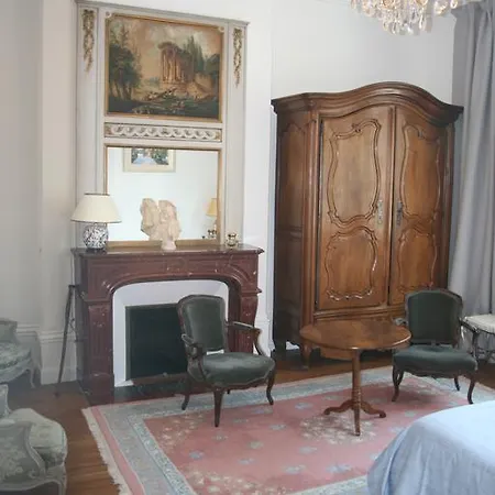 La Demeure De Babette Bed & Breakfast