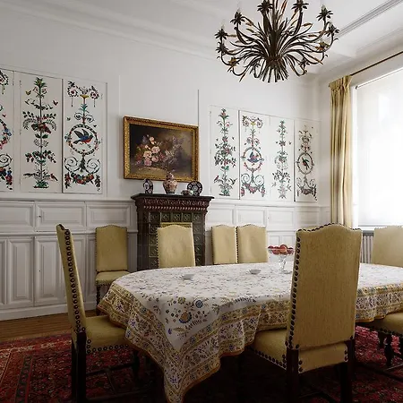 La Demeure De Babette Bed & Breakfast